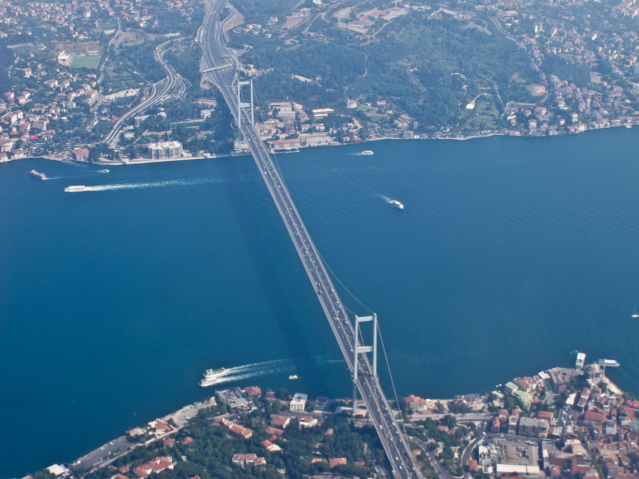 1280px-Boğaziçi_Köprüsü_-_Aerial_view