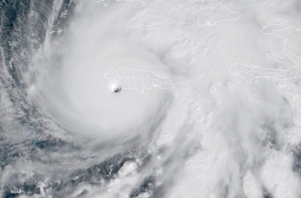 Tuesday/ Melissa makes landfall – Willem's Planet